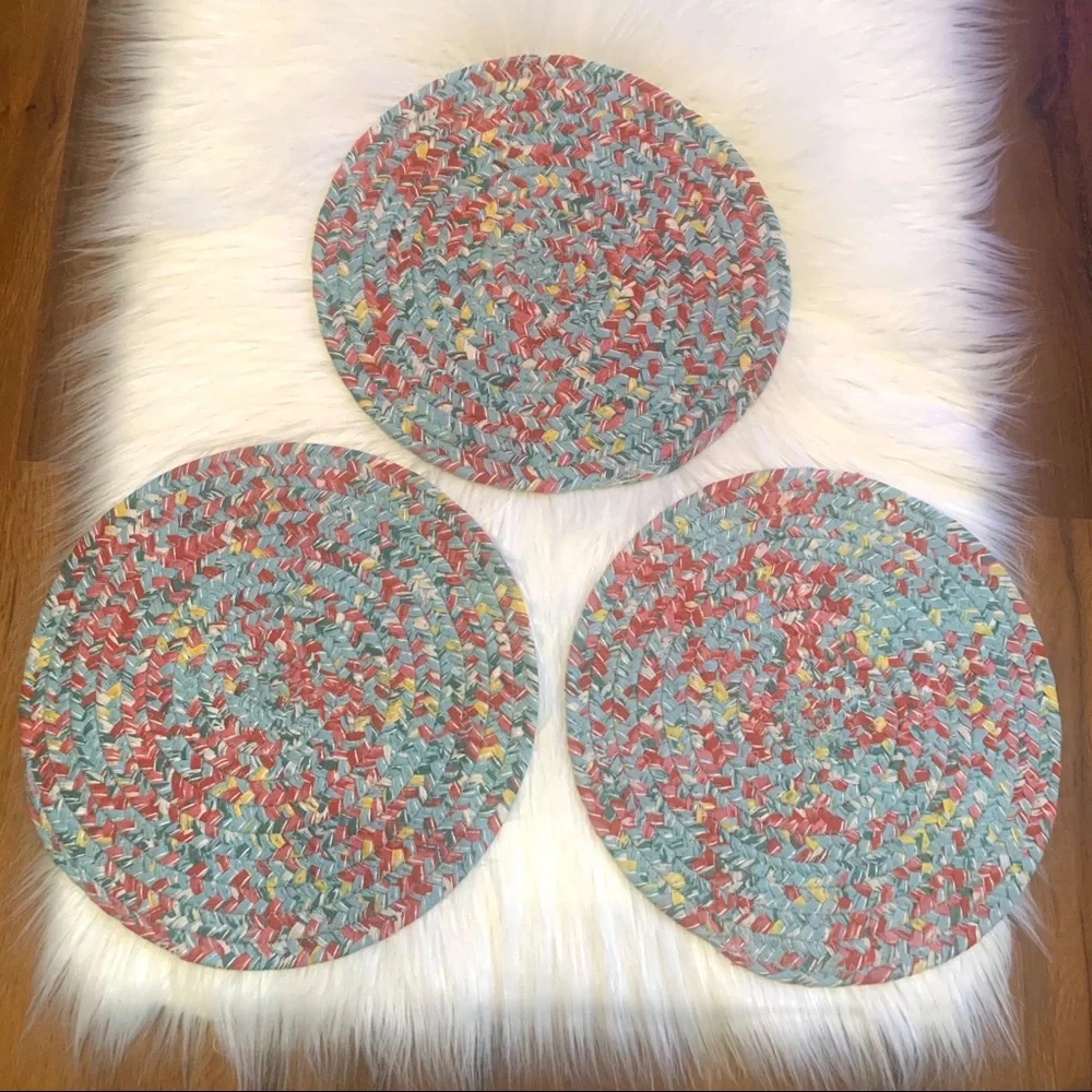 VTG Round Woven 3 Piece Colorful Placemat Set